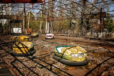 The Story Behind This Photo - Abandoned Amusement Park Near Chernobyl 